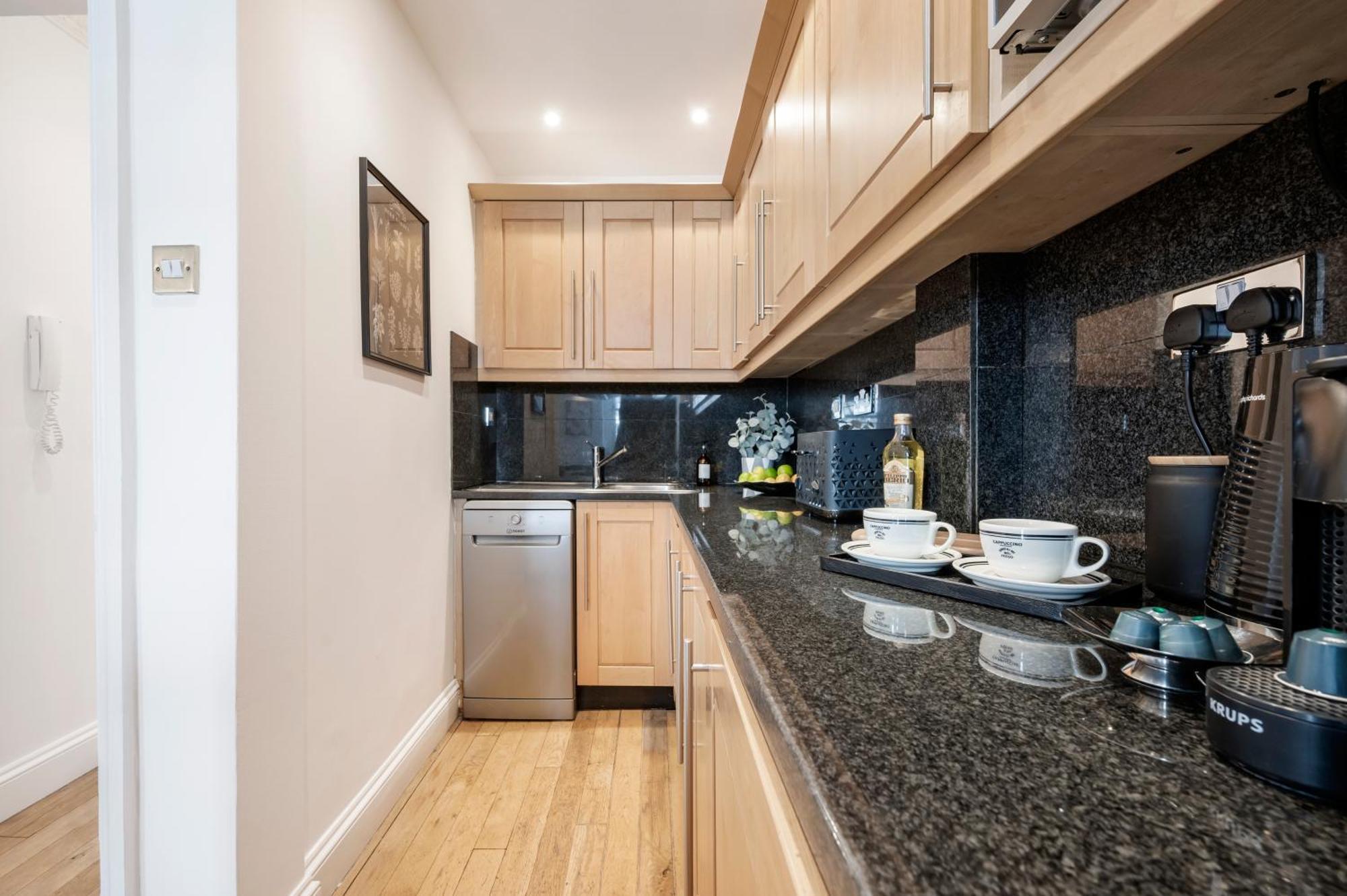 2 Bedr, 3 Beds, 1 Bath Thames, Trafalgar Sq London Ngoại thất bức ảnh