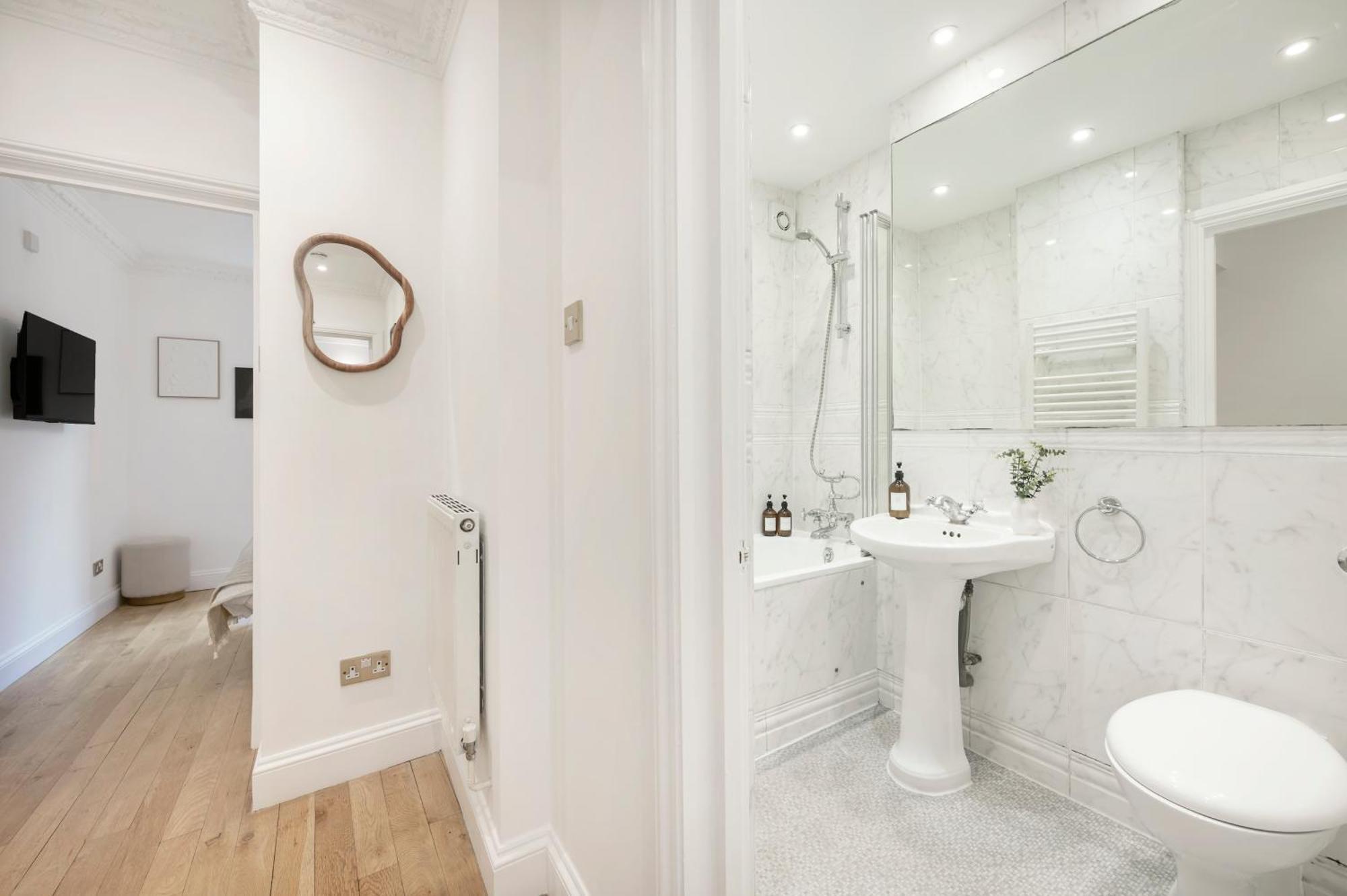 2 Bedr, 3 Beds, 1 Bath Thames, Trafalgar Sq London Ngoại thất bức ảnh